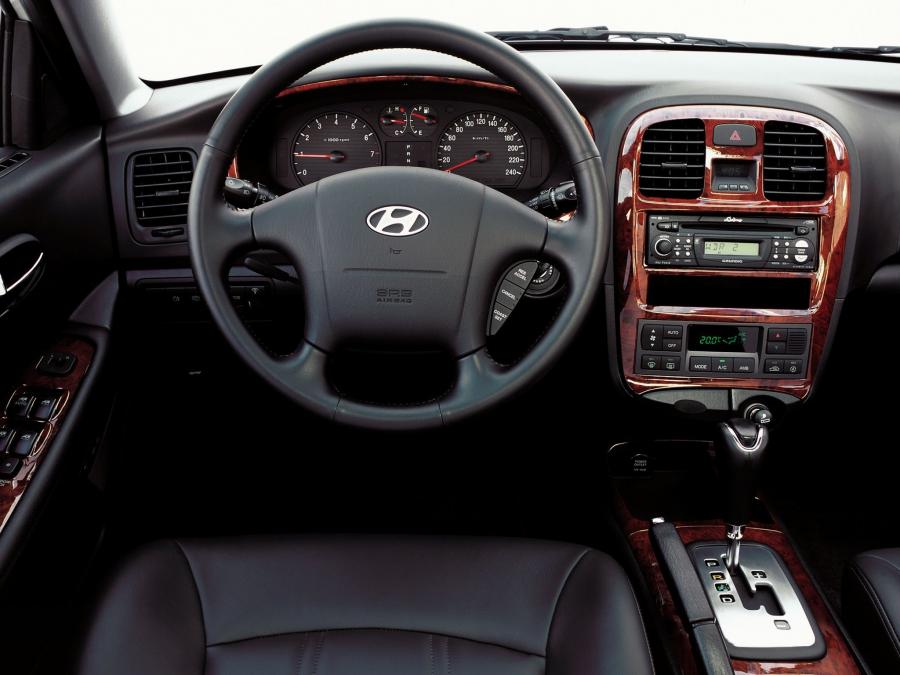  Hyundai Sonata 2001 года  (фото 14 из 16)